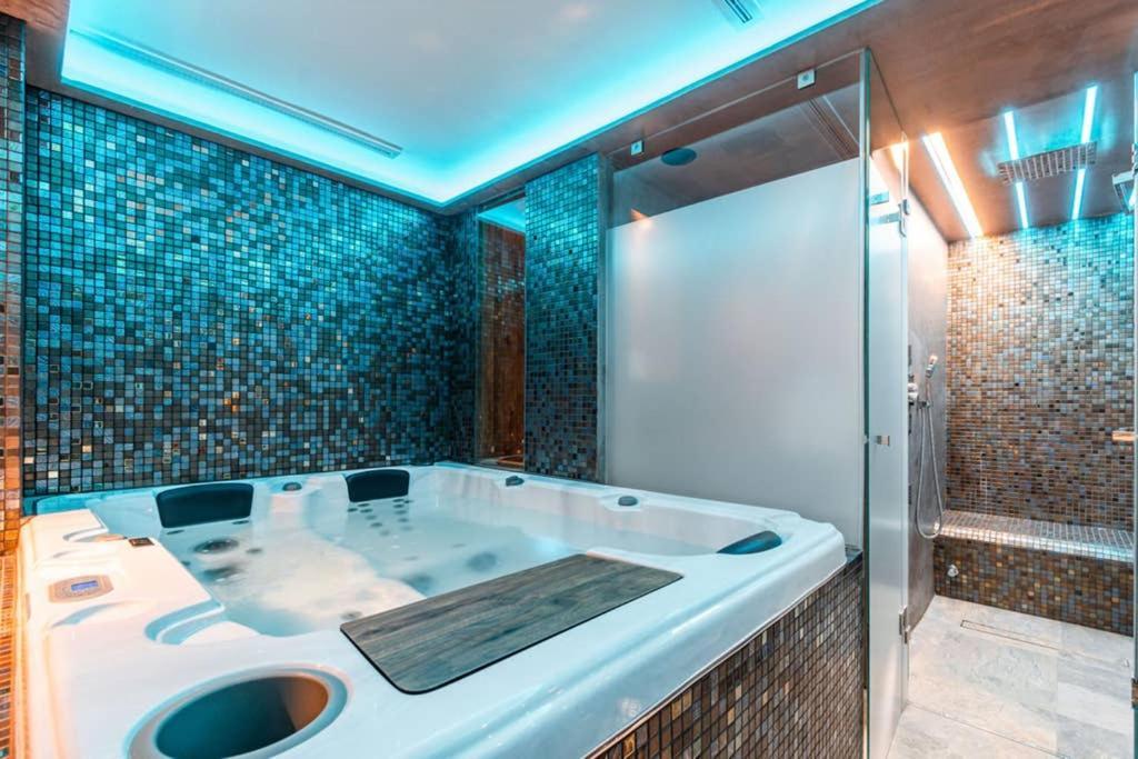 The Minipenthouse Terrace & Spa Paço de Arcos Екстериор снимка