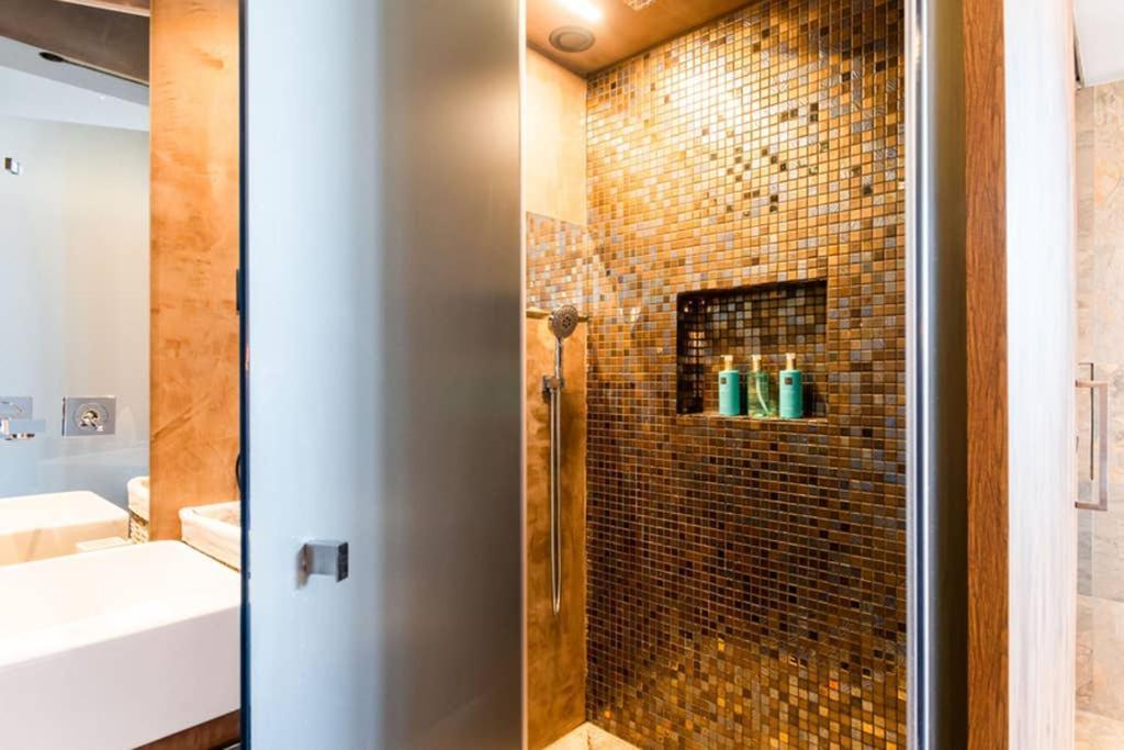 The Minipenthouse Terrace & Spa Paço de Arcos Екстериор снимка